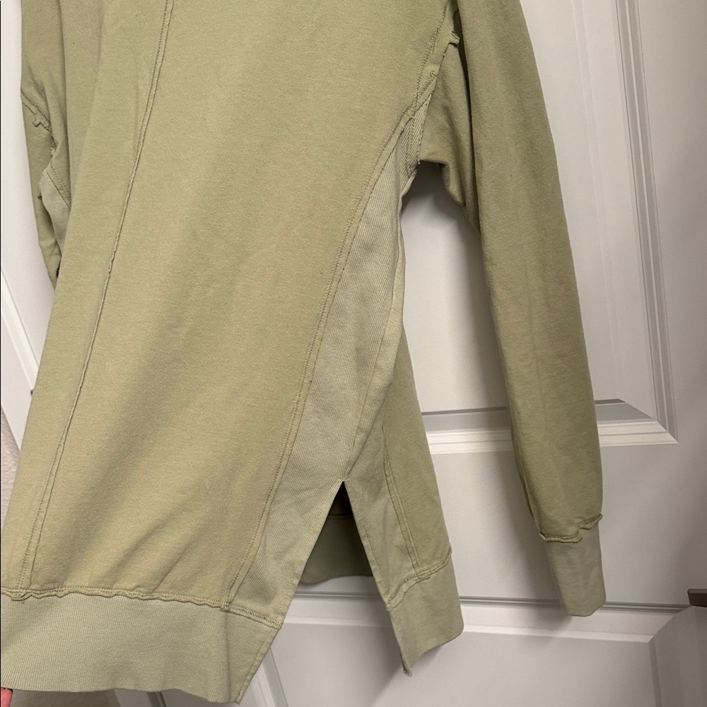T.La Sage Green Women's Crew Neck Sweater - Picture 4 of 11